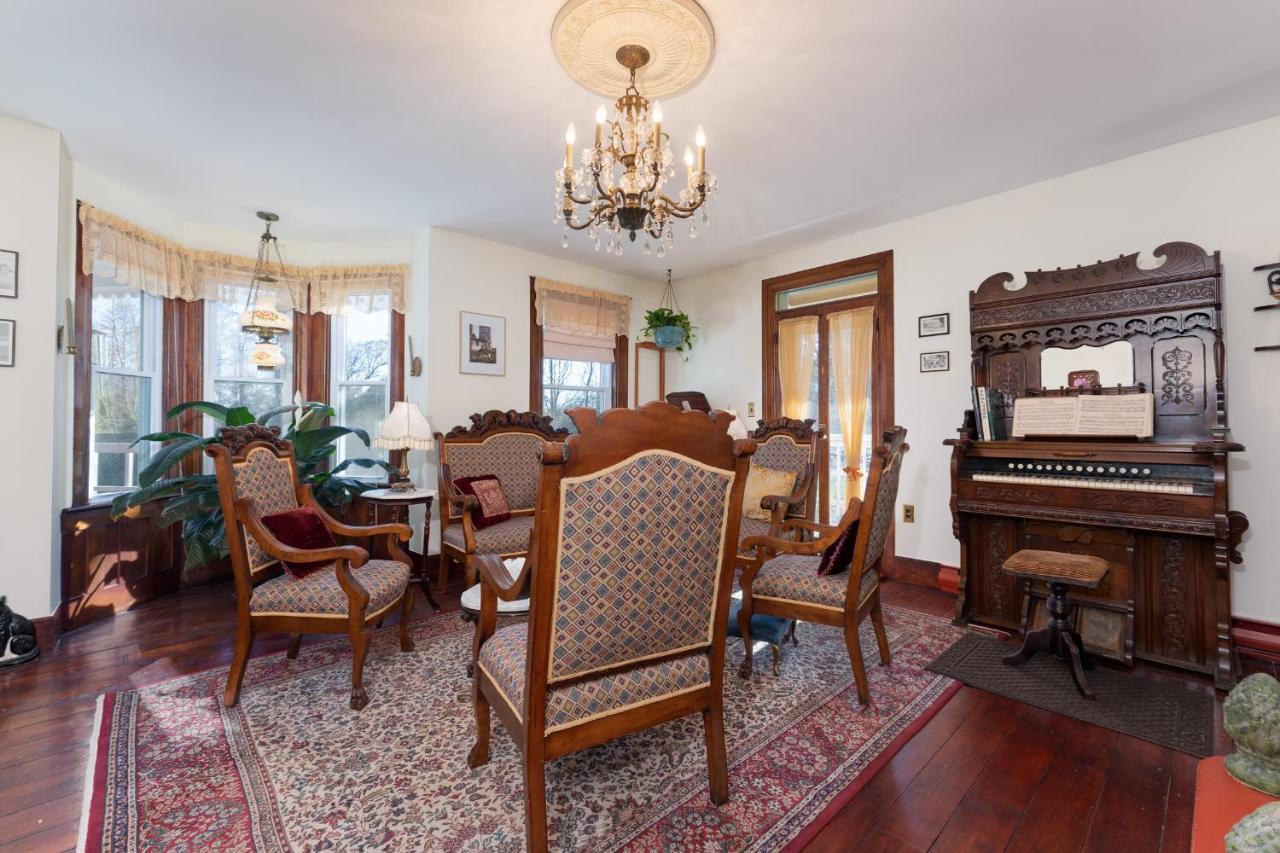 Saratoga Farmstead B&B Саратога-Спрингс Экстерьер фото