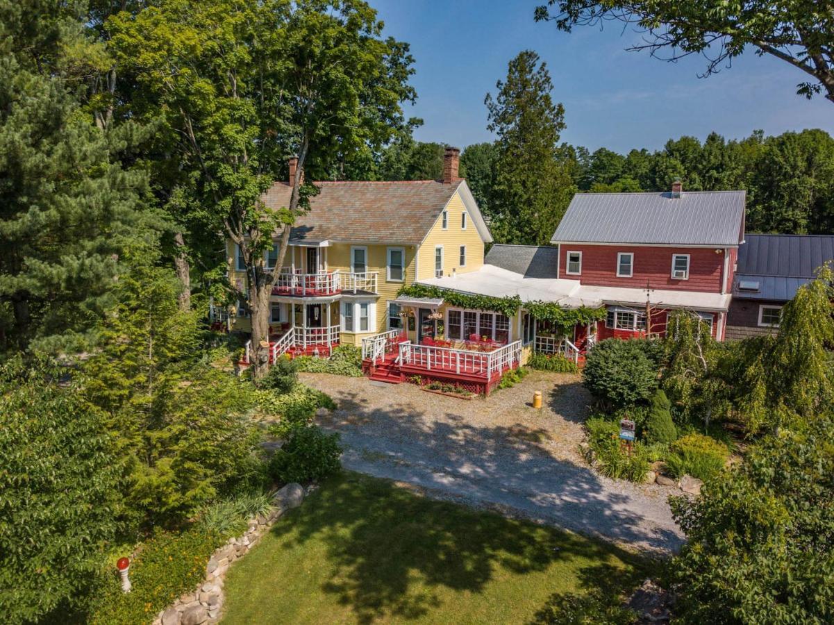 Saratoga Farmstead B&B Саратога-Спрингс Экстерьер фото
